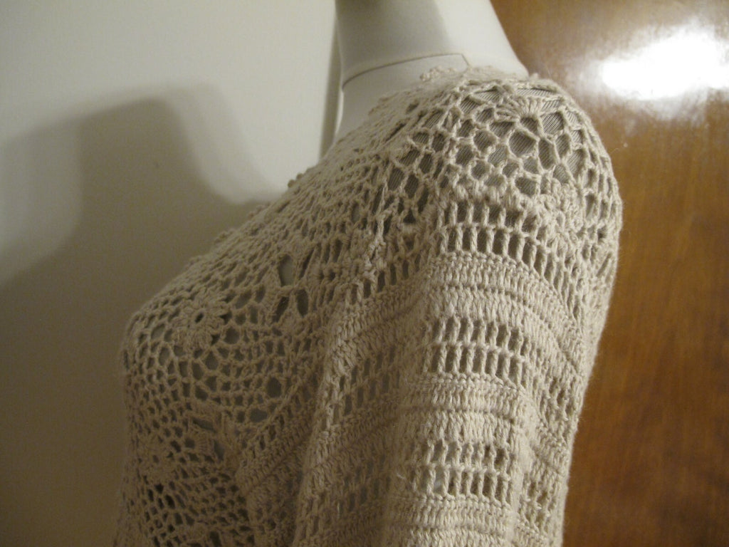 Women's beige knitted gorgeous buttoned cardigan S/M from Italy.