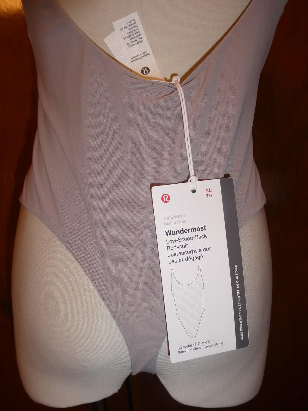 Lululemon women’s lilac low scoop back bodysuit adjustable straps Xlarge