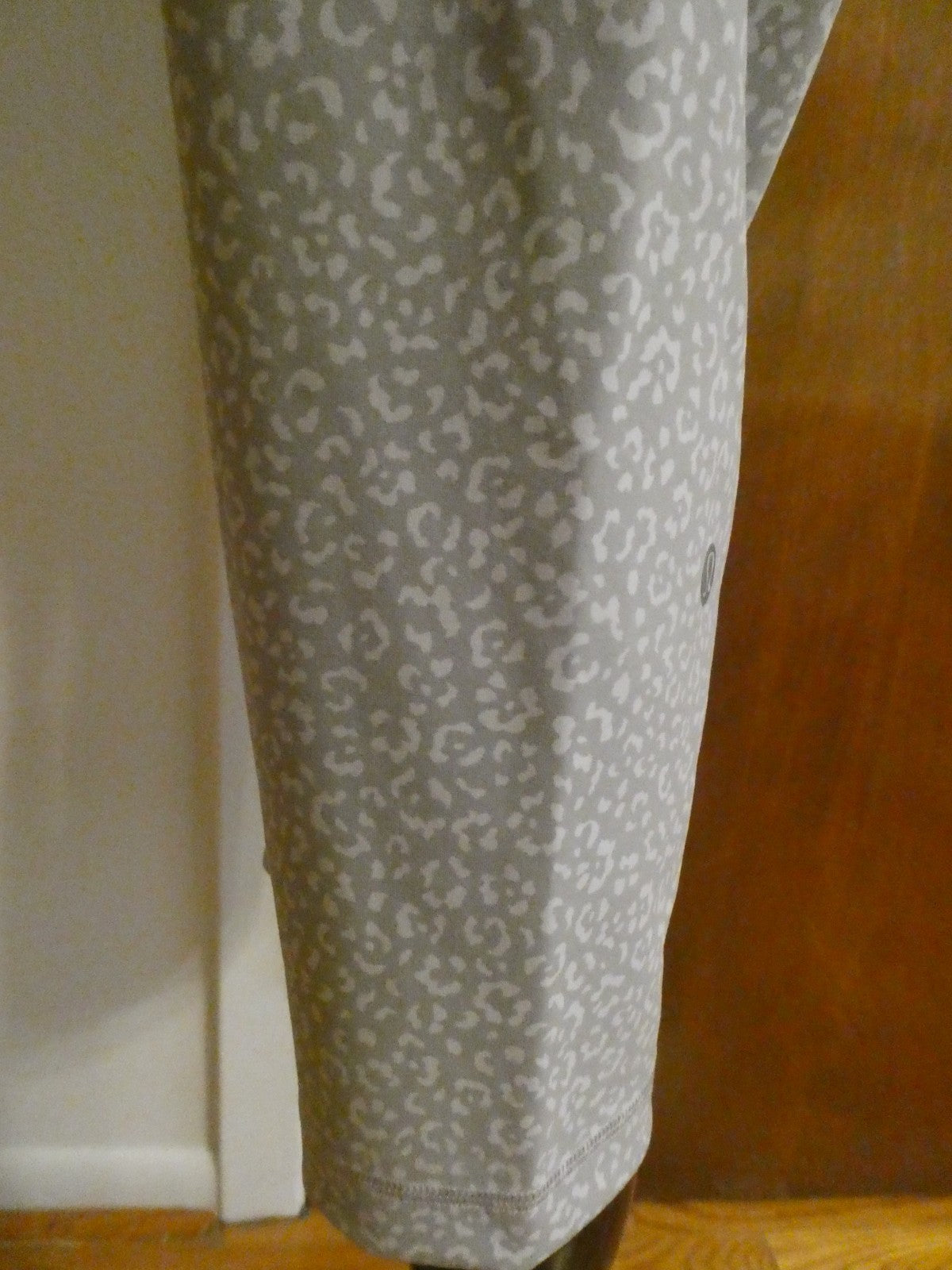 Lululemon Women Wunder Train High-Rise Crop 23" White/Gray Sz 14
