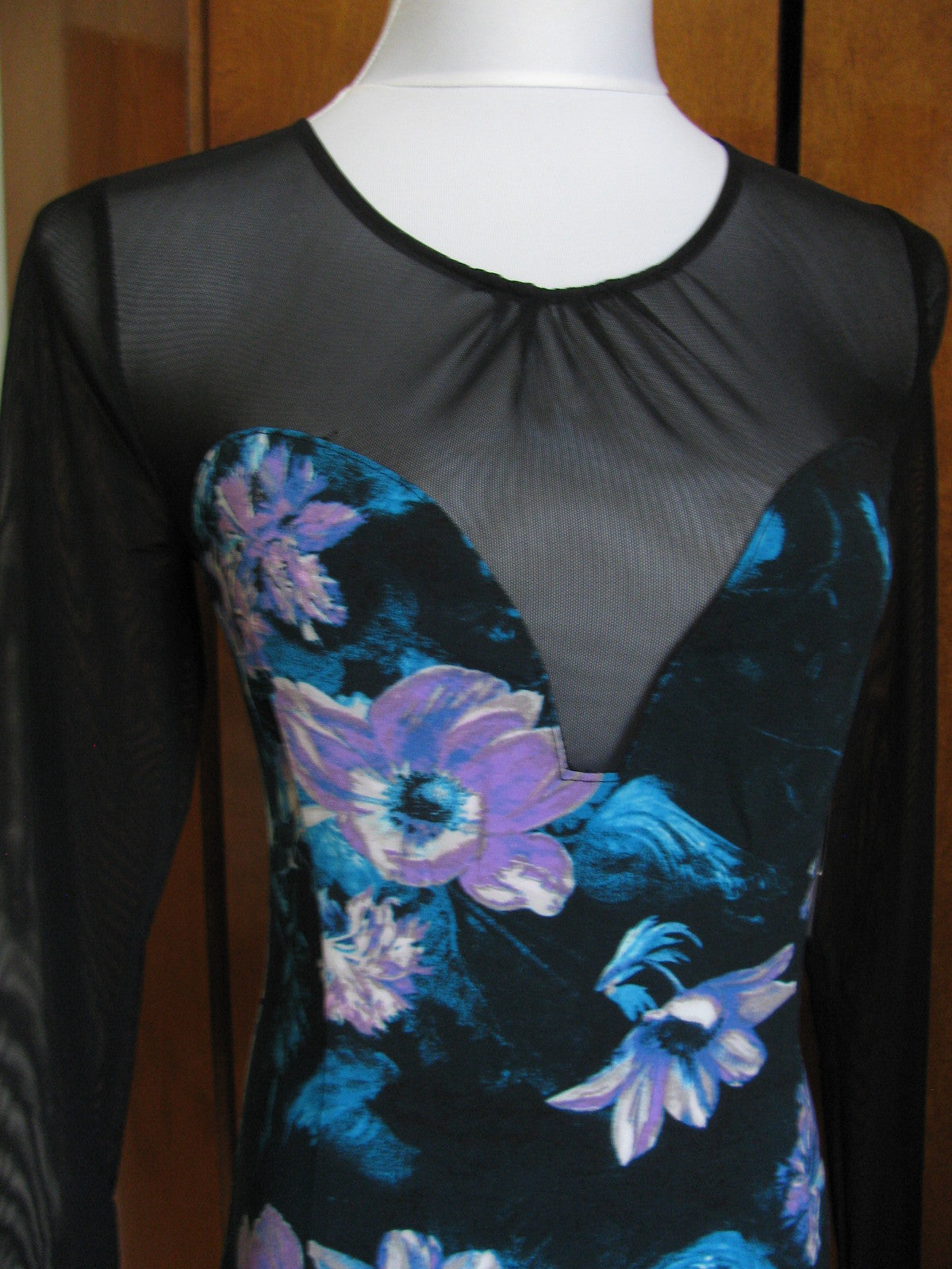Guess women's black long sleeve mesh evening sweetheart top sz medium NWT