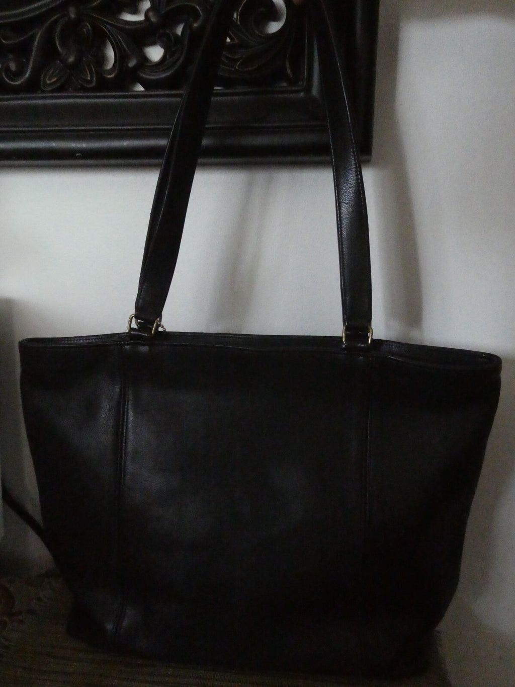 Coach women's black vintage large zip shoulder bag #0779-927