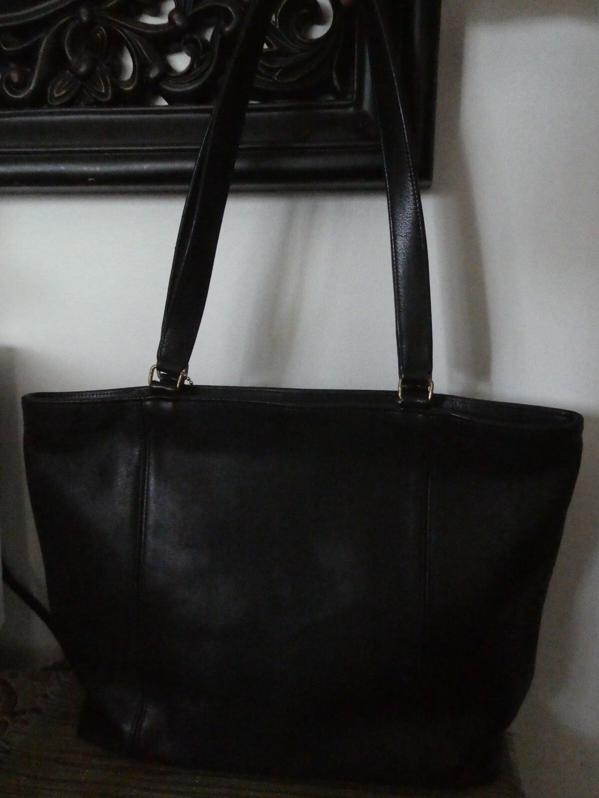Coach women's black vintage large zip shoulder bag #0779-927