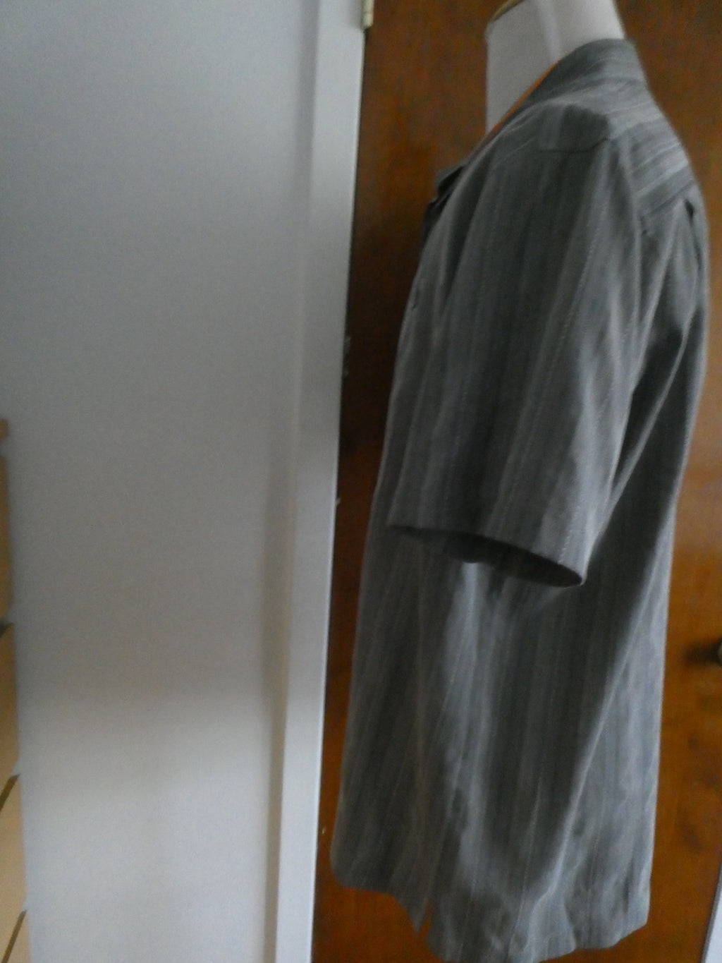 Tommy Bahama Men's Large 100% Silk Gray Striped Shirt Sleeve Button Front Shirt