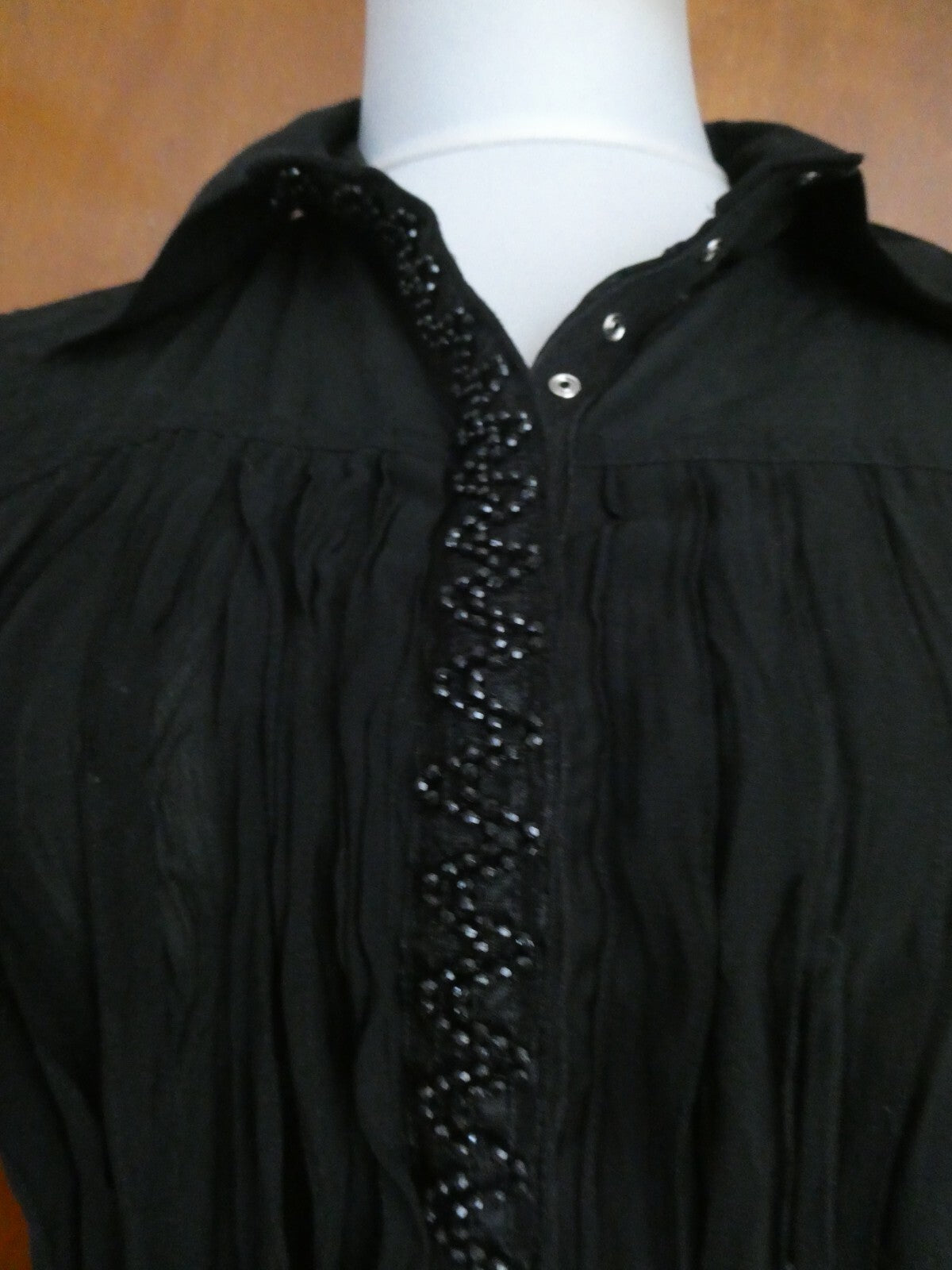 Le Caviar women’s black evening long sleeves top size Small
