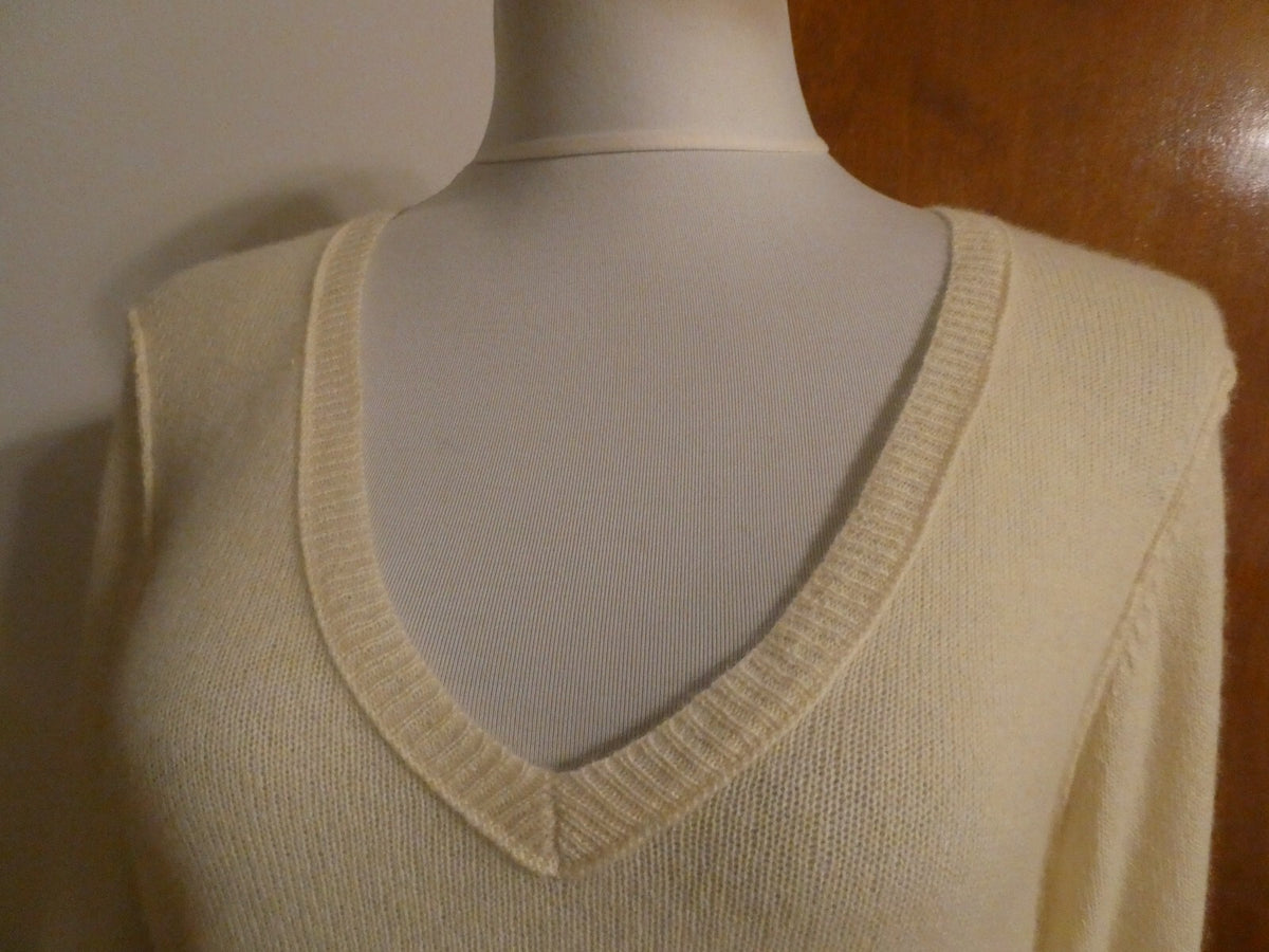 Aqua Womens Lemon Ice Citrine Cashmere V-neck Back Detailed Sweater Medium