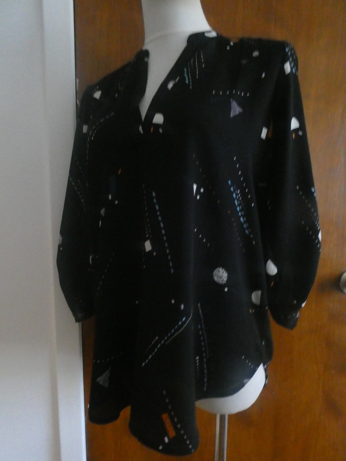 Lush women's black multicolor 3/4 sleeves top size Medium