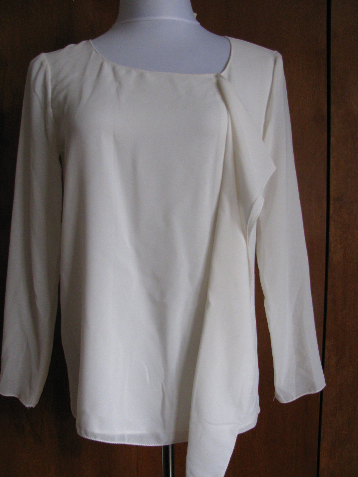 Max Studio women's ivory ruffle long sleeves blouse top Petite Large
