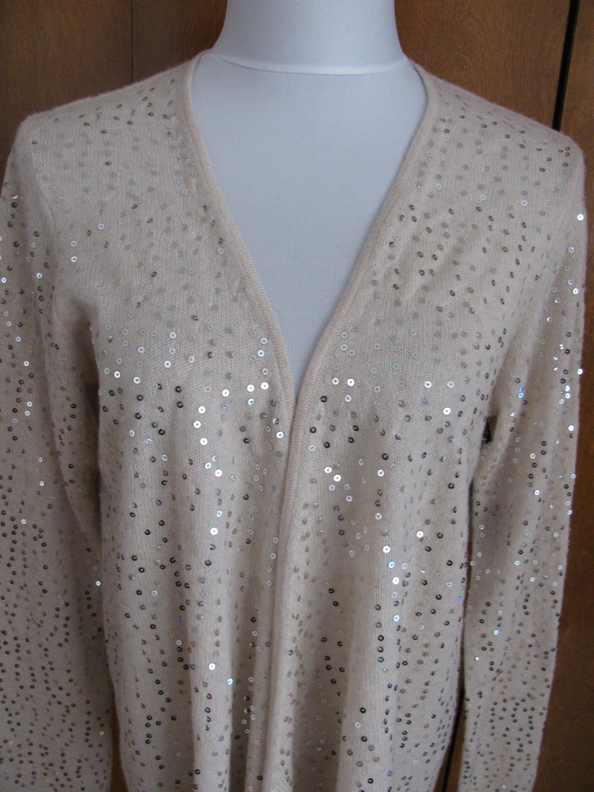 Black Saks Fifth Avenue women’s beige 2ply cashmere cardigan New