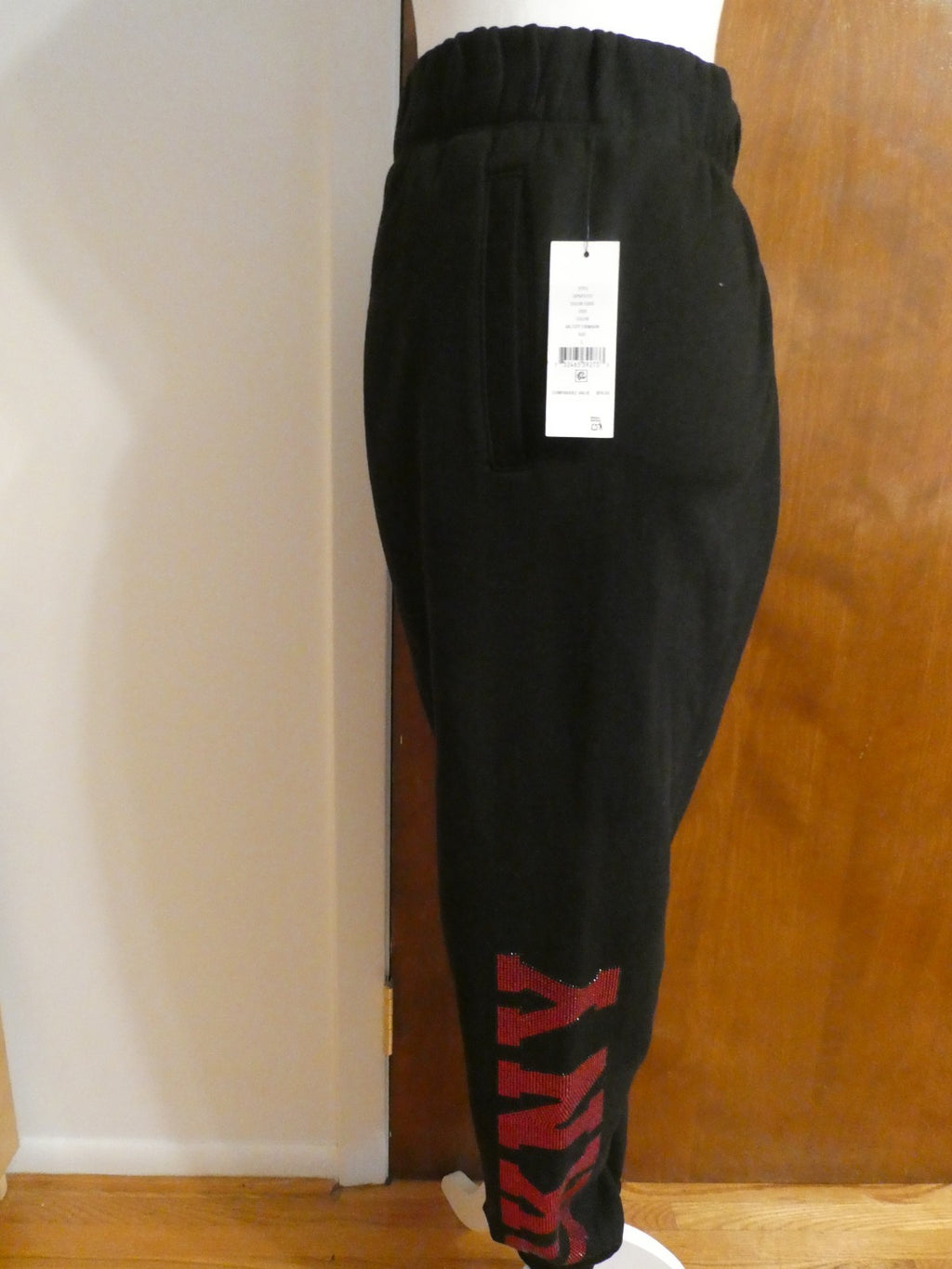 DKNY Sport Rhinestone Logo Jogger Sweatpants Black Red Size Large NWT DP5P3737