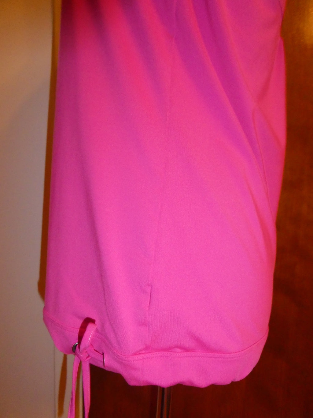 Athleta Women’s Pink Tank Top Large Sleeveless Racerback Ruffle Hem Stretch