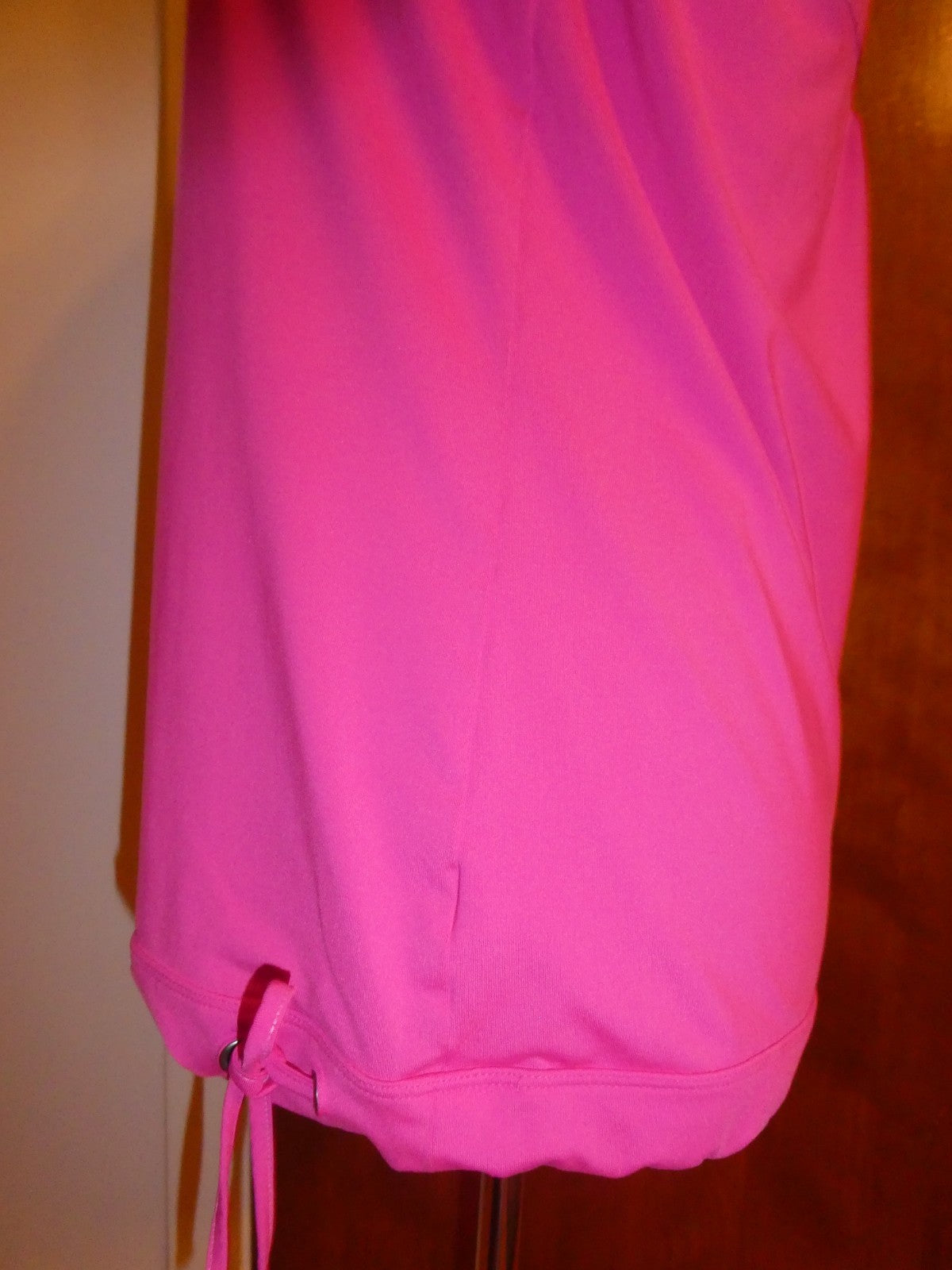Athleta Women’s Pink Tank Top Large Sleeveless Racerback Ruffle Hem Stretch