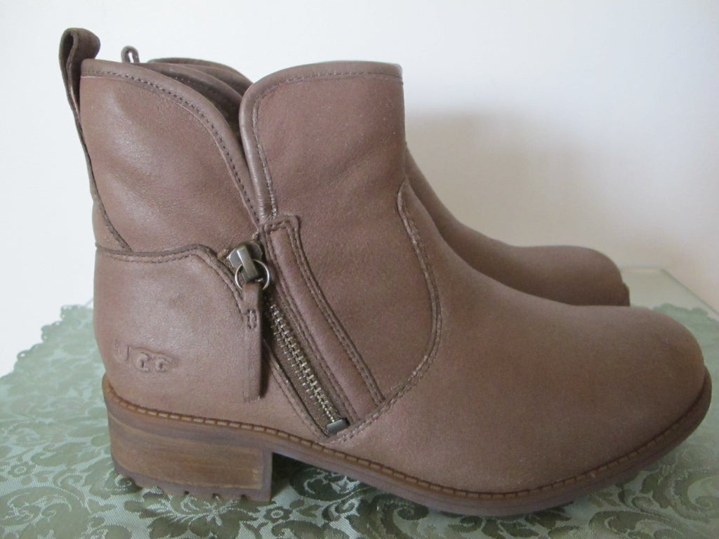 Ugg Australia women’s brown water resistant leather ankle New boots 7