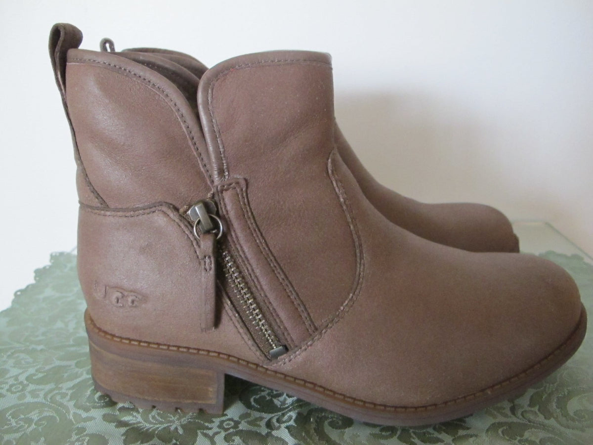 Ugg Australia women’s brown water resistant leather ankle New boots 7