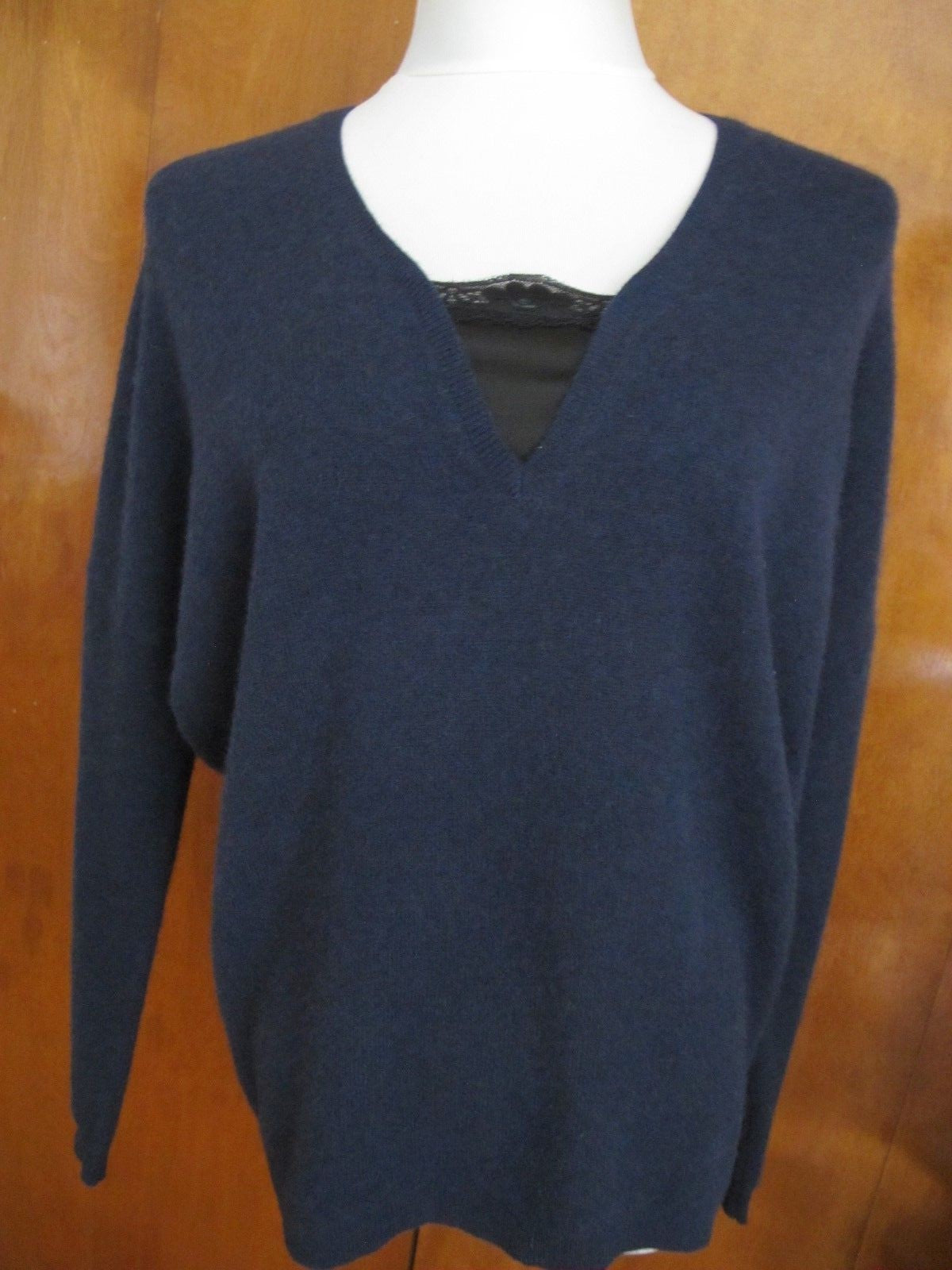 Bloomingdale’s women’s navy lace-trimmed cashmere sweater size S, M bit big
