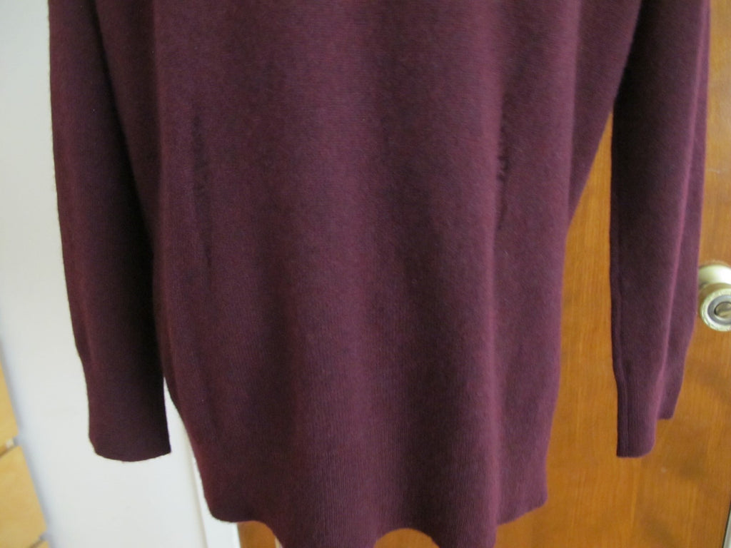 Aqua Women's Burgundy Cashmere Sweater Medium 