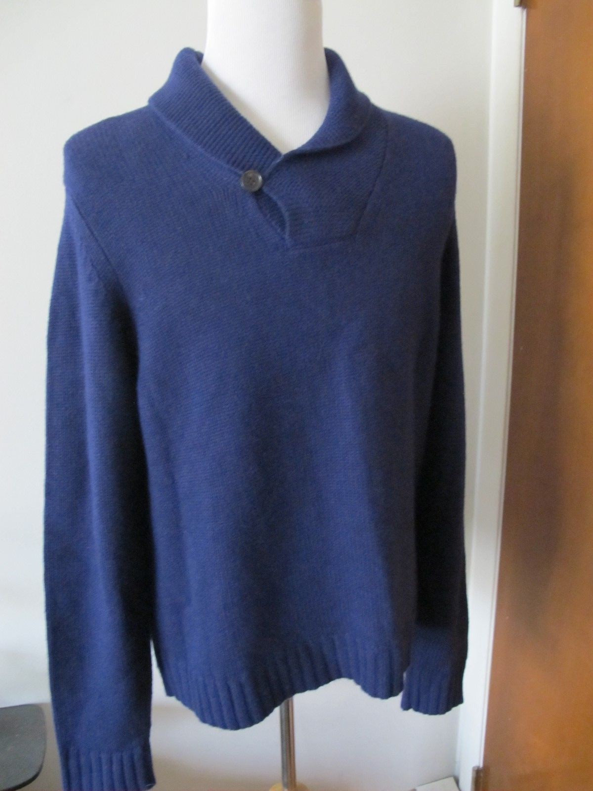 Bloomingdales men's blue cashmere collared sweater New