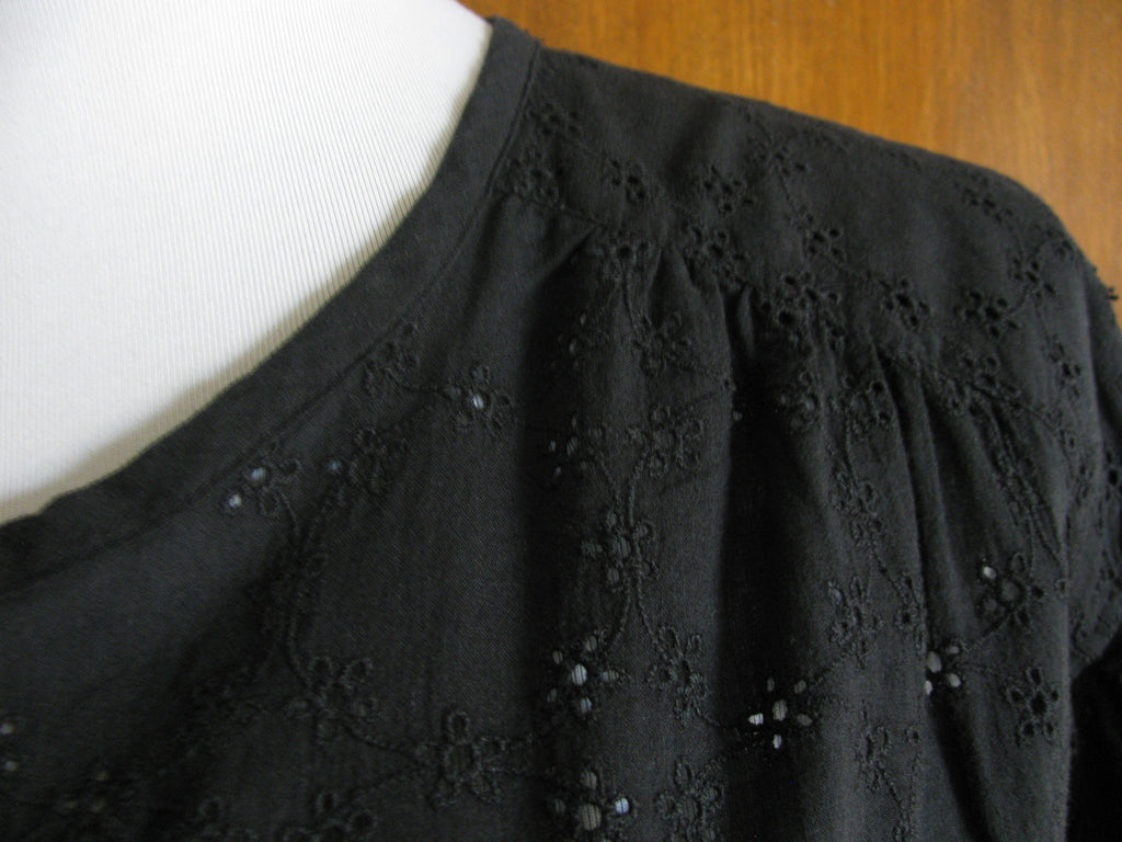 Free People women's black cotton crocheted fabric tunic top size Medium 