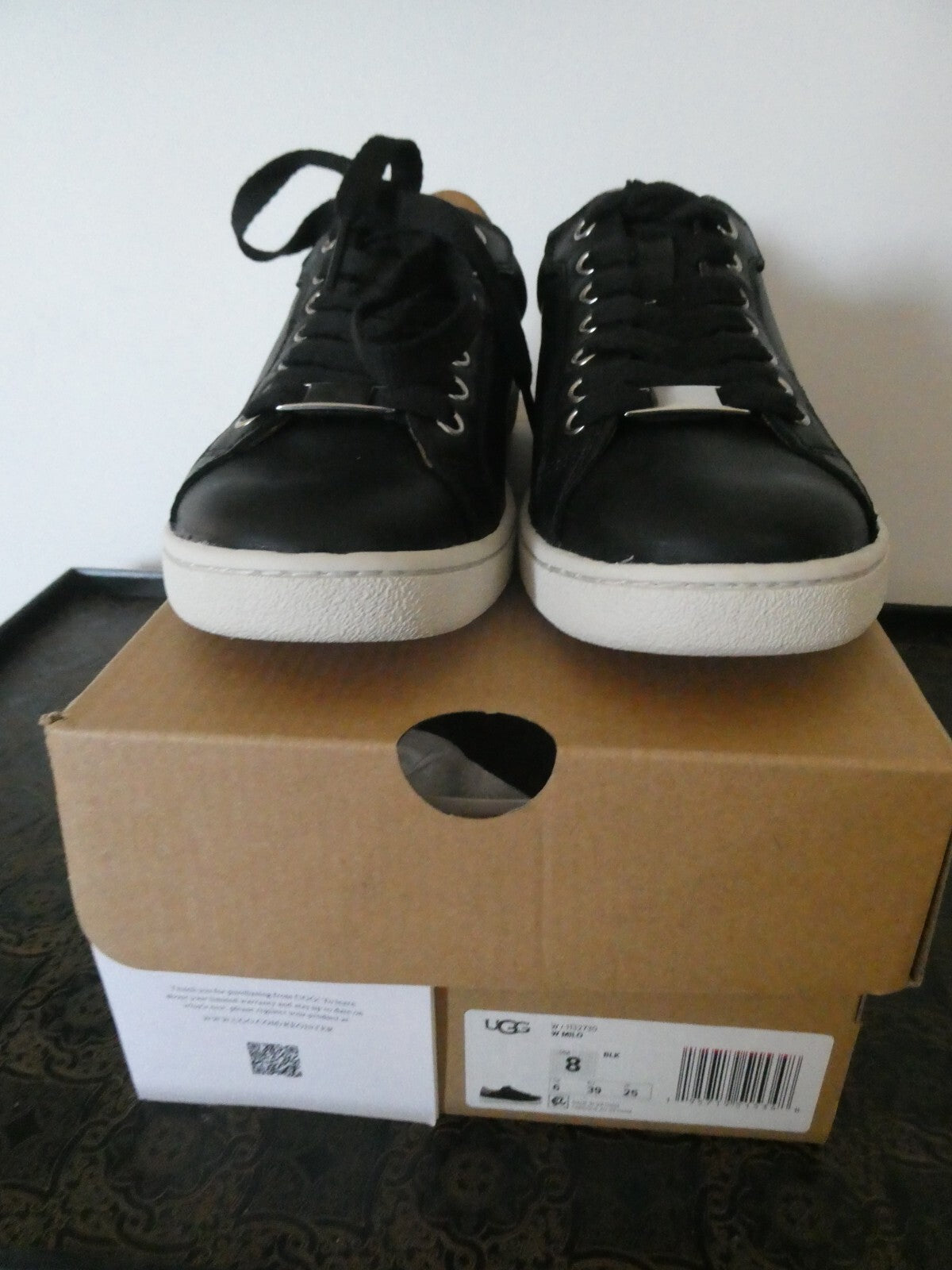 Ugg Australia Women’s Milo Black Leather Sneaker Size 8