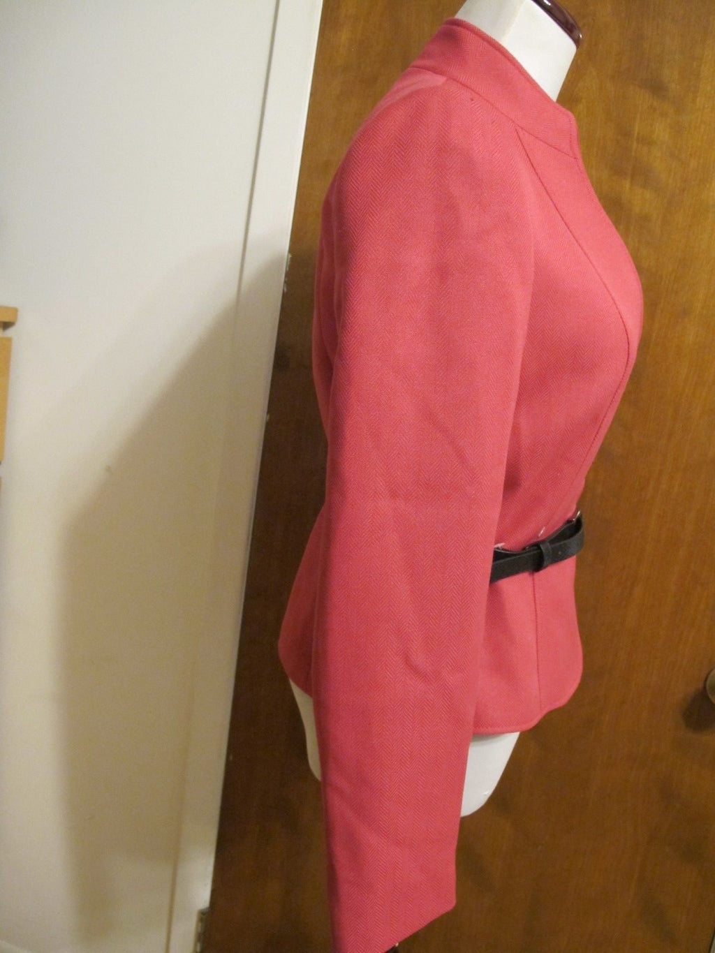 Tahari Asl Women’s Pink Belted Detailed Lined Jacket size 4 NWT