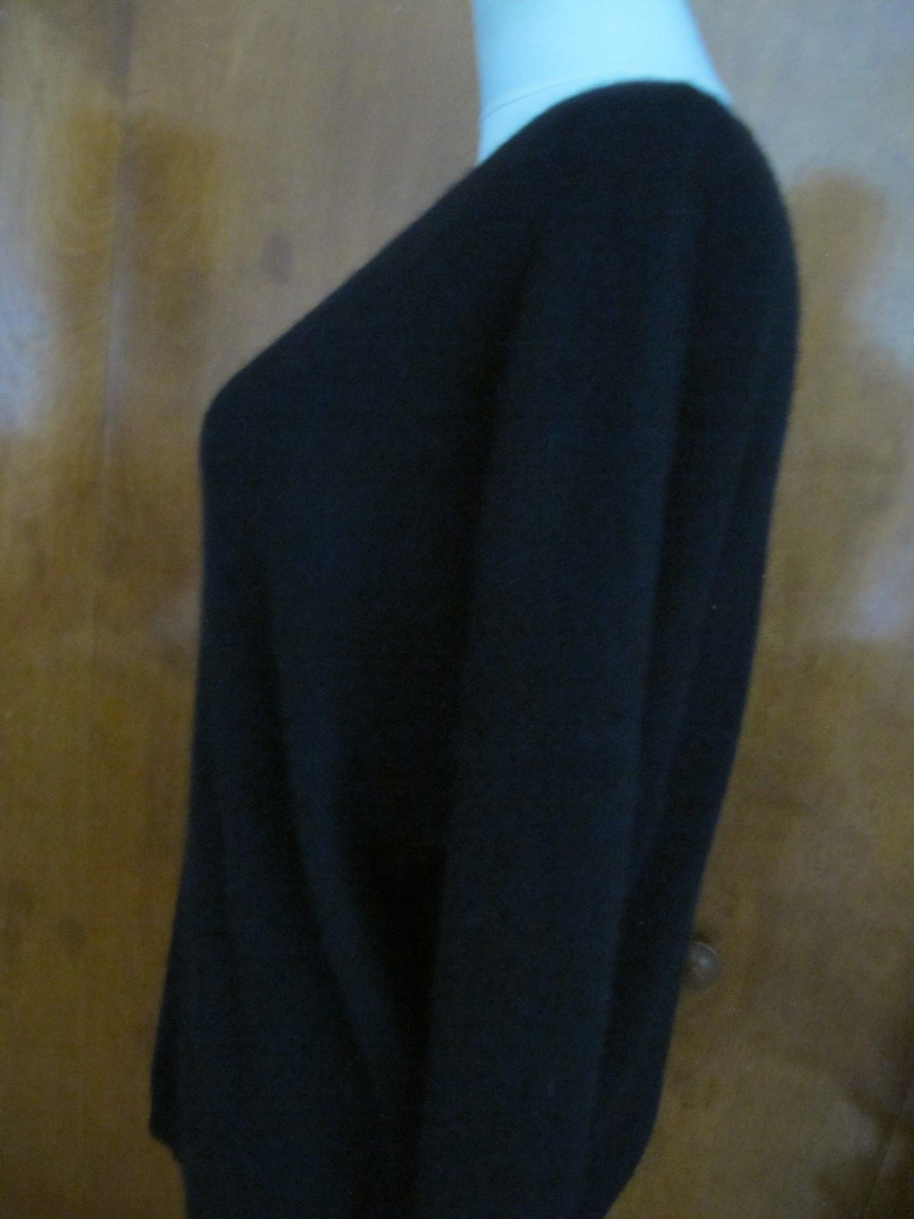 Bloomingdale’s women’s black lace-trimmed cashmere sweater Size S bit big