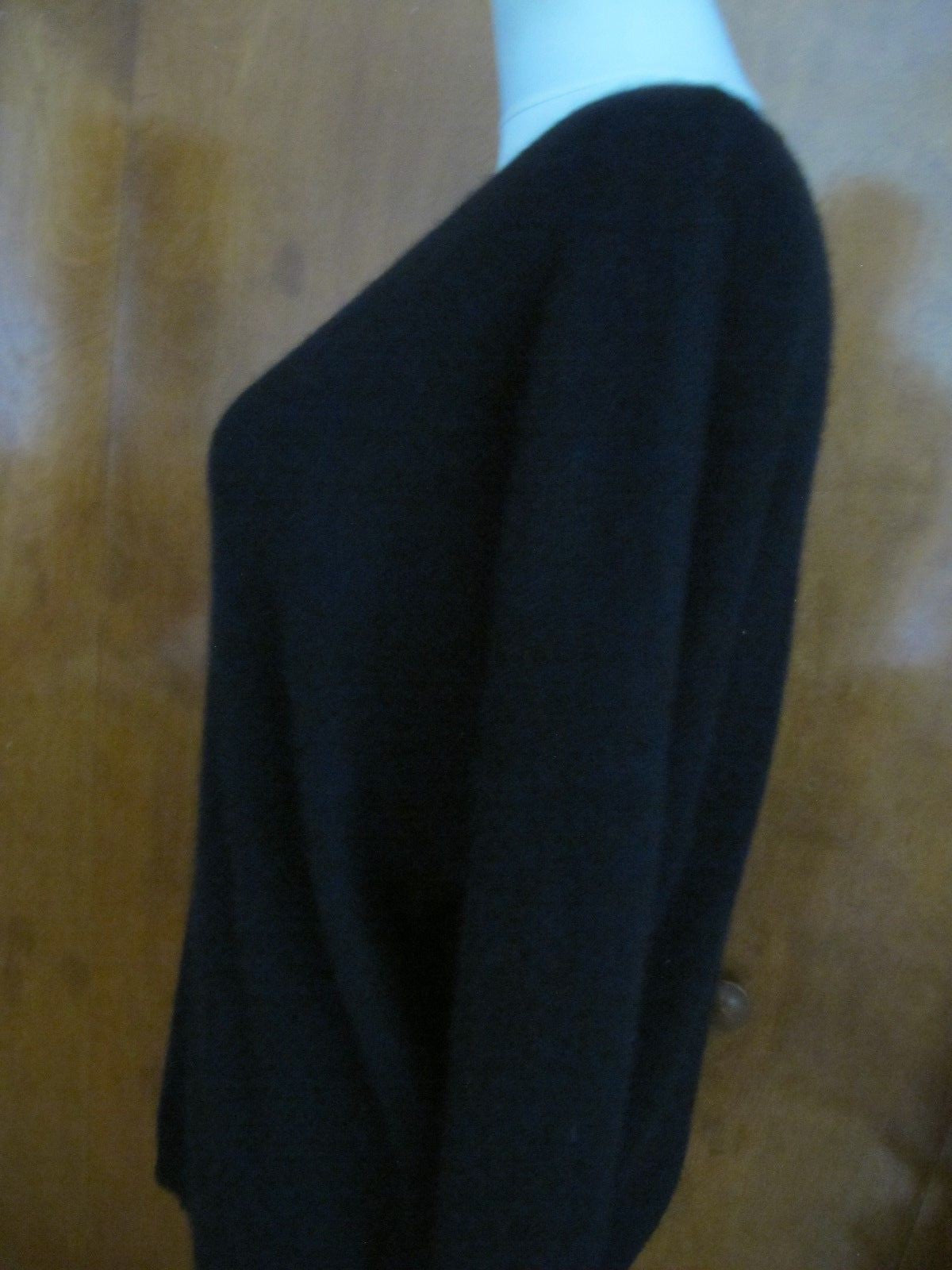 Bloomingdale’s women’s black lace-trimmed cashmere sweater Size S bit big