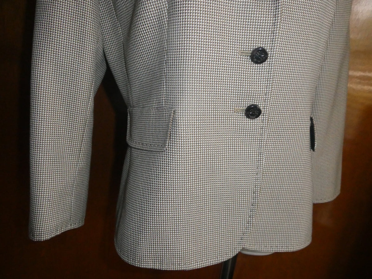 Tahari Asl Women Beige Gorgeous Blazer size 12 (can fit size 10)