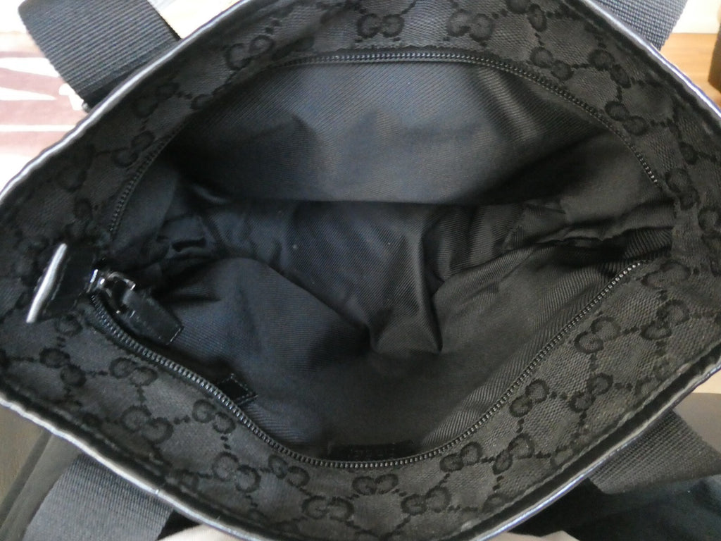 GUCCI Authentic Vintage Black Shoulder Bag Purse GG Canvas Leather 01904023754