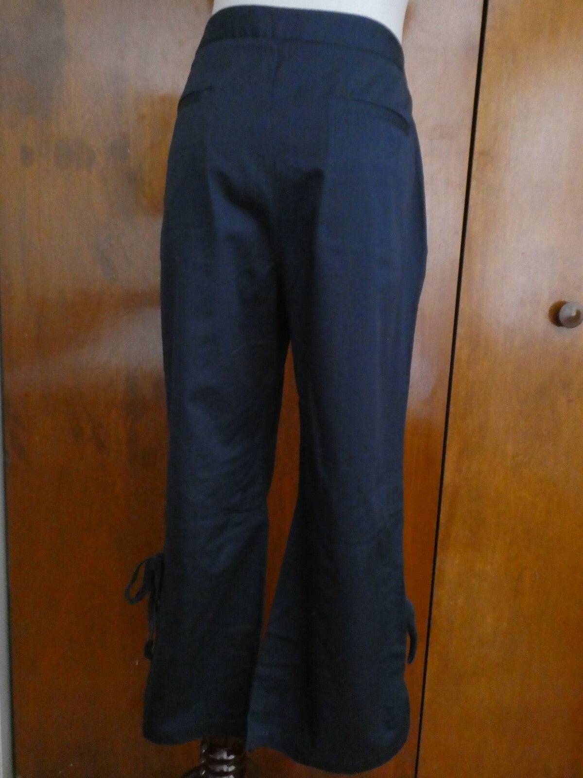 Calvin Klein Woman's Navy lightweight Cotton Summer Capris Pants 14P