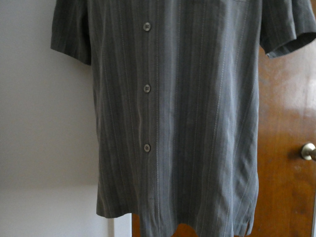 Tommy Bahama Men's Large 100% Silk Gray Striped Shirt Sleeve Button Front Shirt