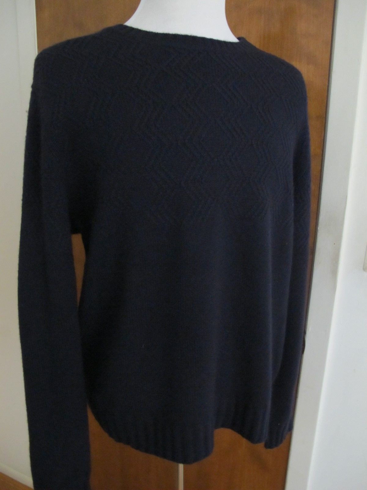 Bloomingdale's men's true navy cashmere sweater New