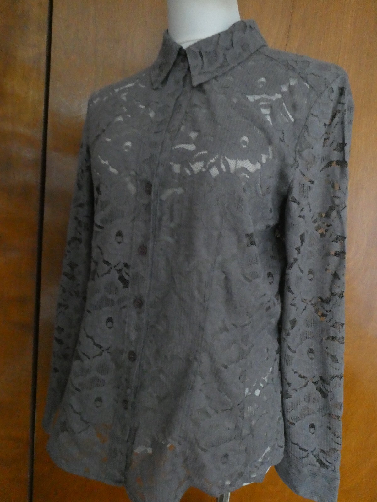 New York & Company women's gray fabric craft embroidered blouse Large