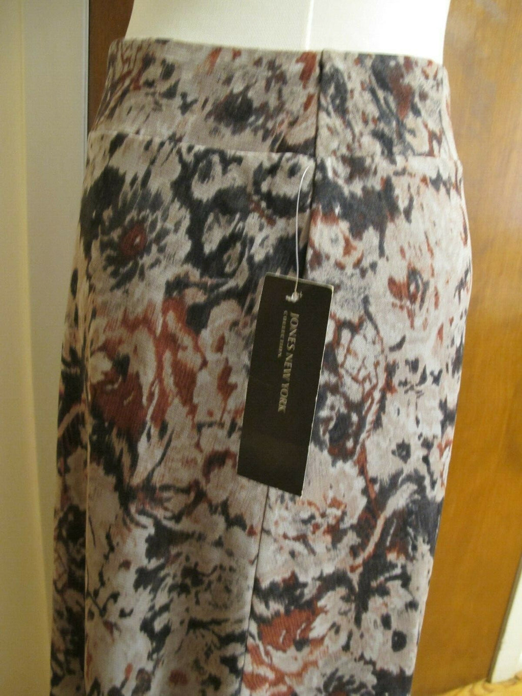 Jones New York Collection women's gray multi color lightweight skirt Medium