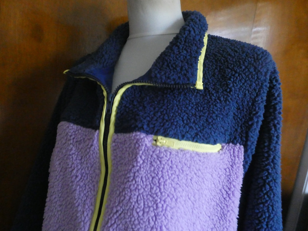 Style & CO Beautifully designed jacket with full length zipper closures XXL