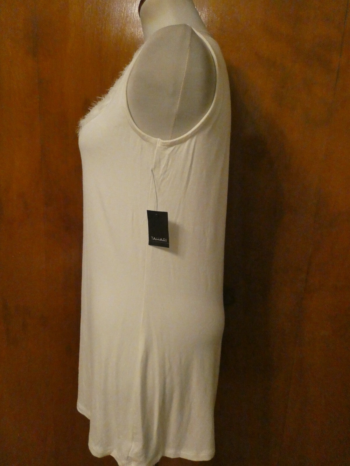 Tahari women's white sleeveless decorated top size Medium