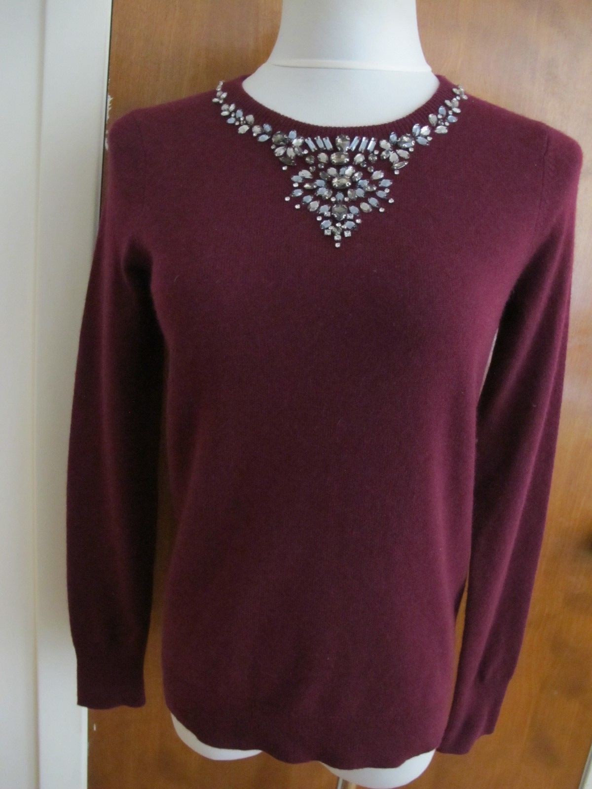 Bloomingdale's Women's cashmere burgundy beaded rich sweater XSmall 