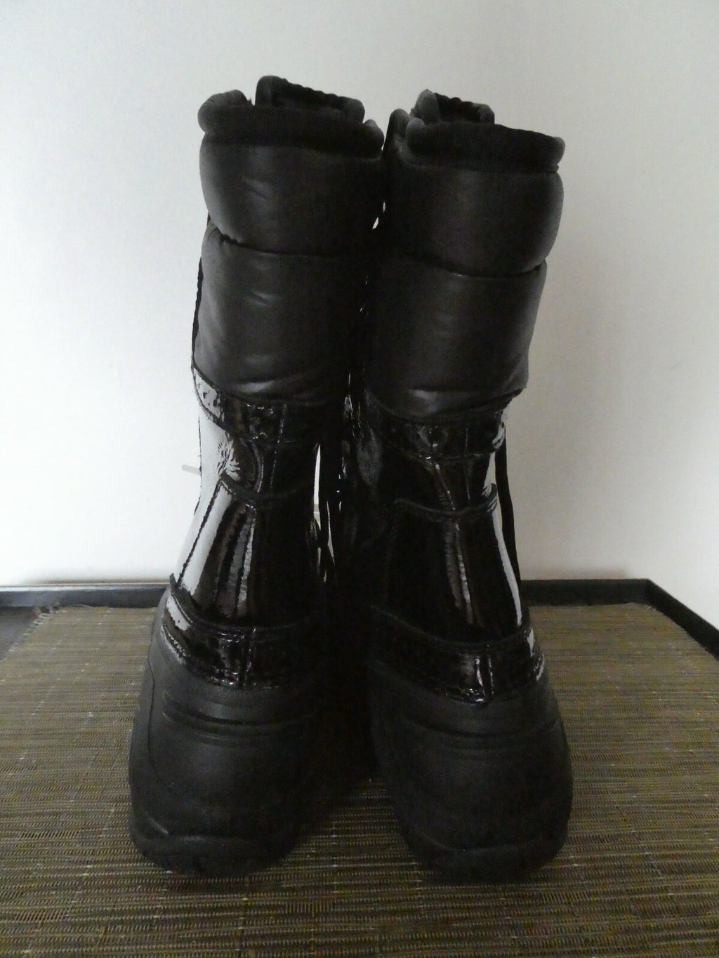 The North Face authentic women's black waterproof lace-up boots sz 7