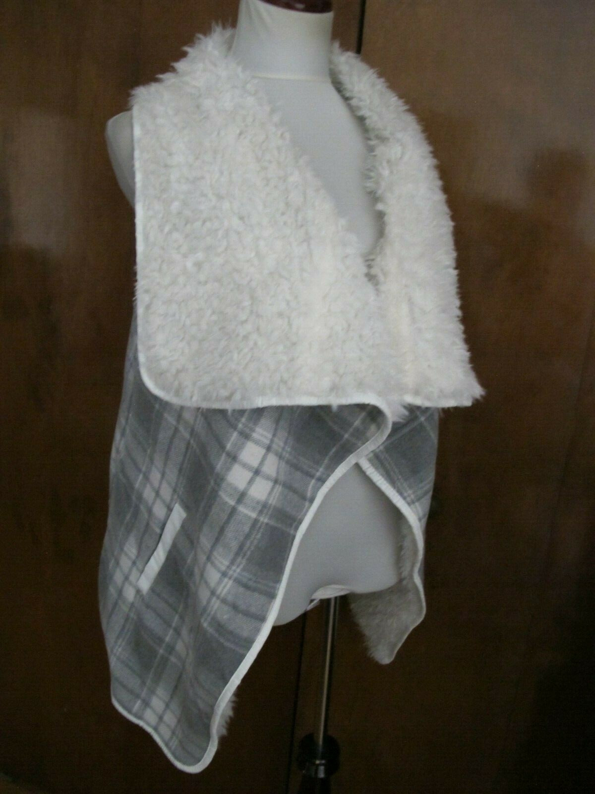 Me Jane Women's White Gray Plaid Faux Fur Open Front Vest Large  