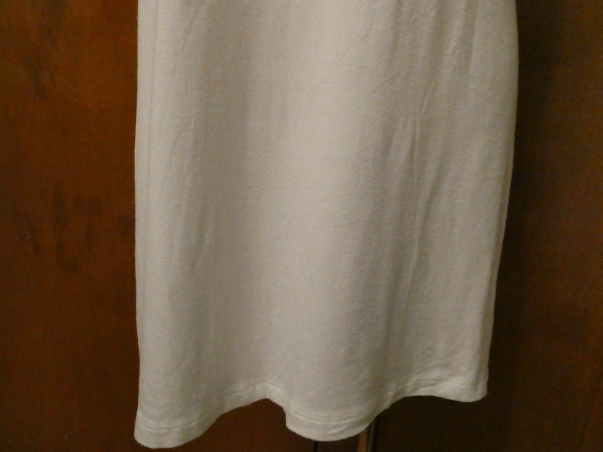 Tahari women's white sleeveless decorated top size Medium
