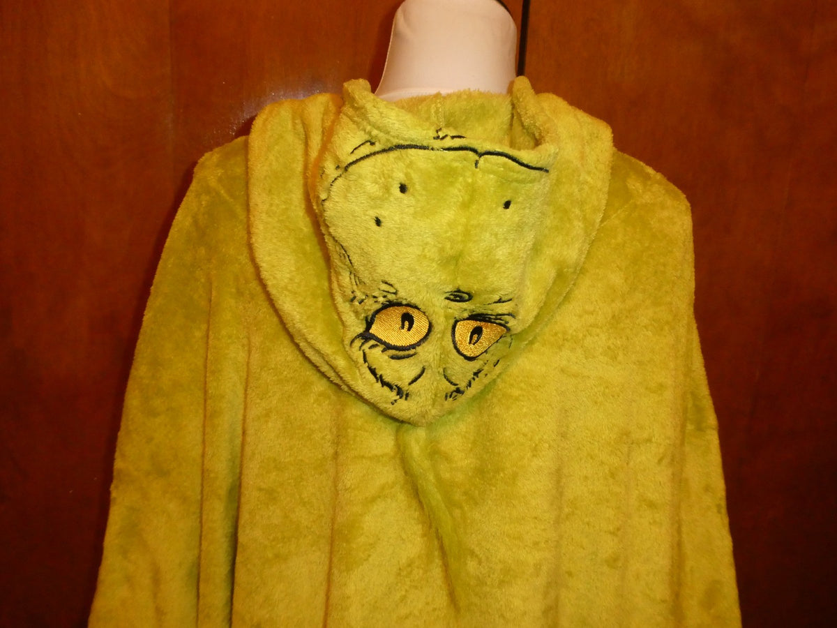 The Grinch Plush Hoodie Blanket OSFM Green Polyester Hooded Pullover Lounger