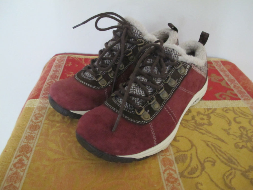 Merrell Air Cushion Women’s burgundy suede sneakers shoe size US 8 