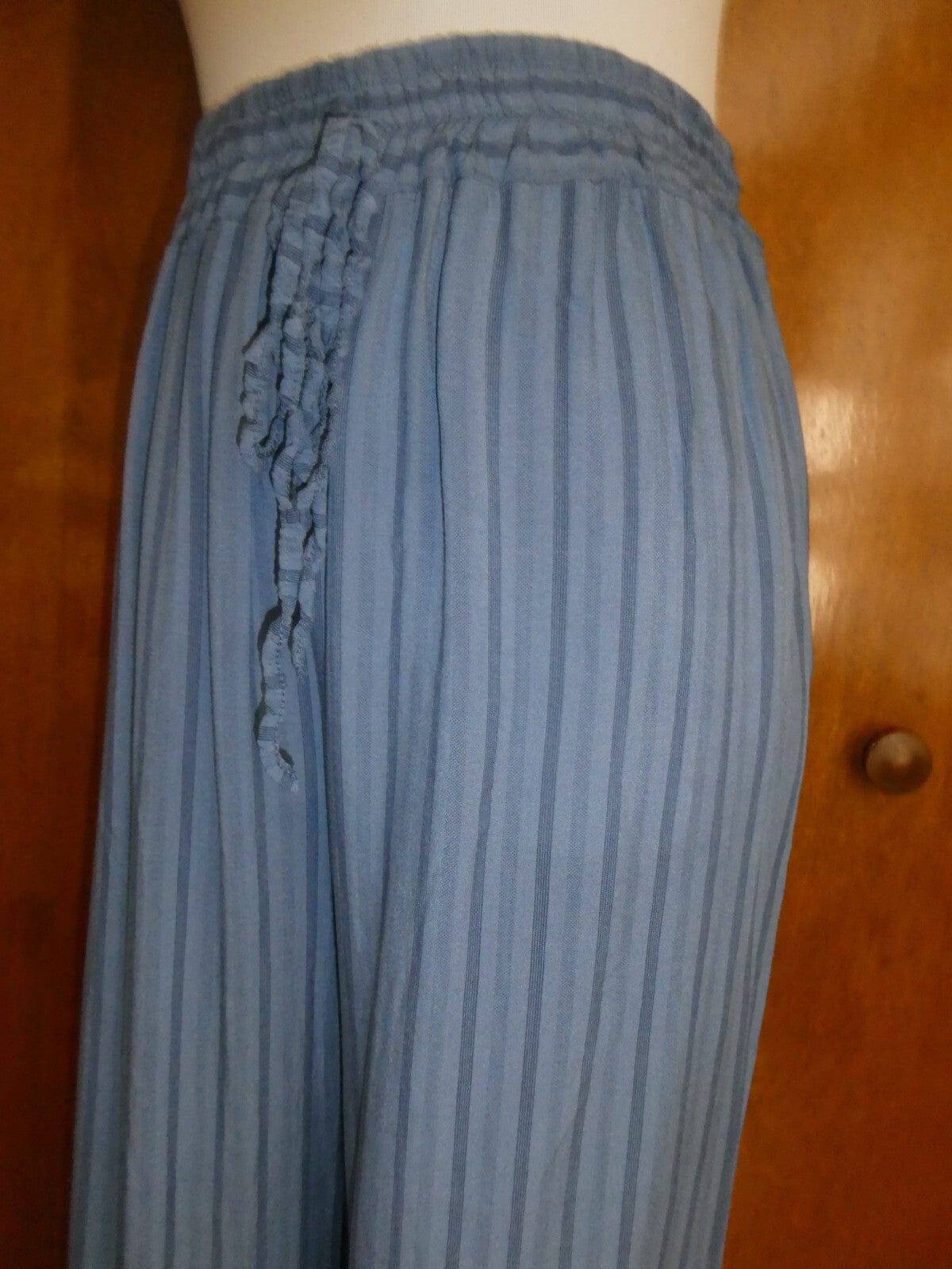 Collection Women Blue Viscos lightweight Summer Capris Pants S/M Italy