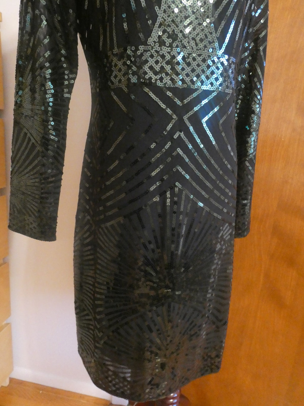 Misschen Women’s Black Evening Lined Sequined Long Sleeves Dress Size Large