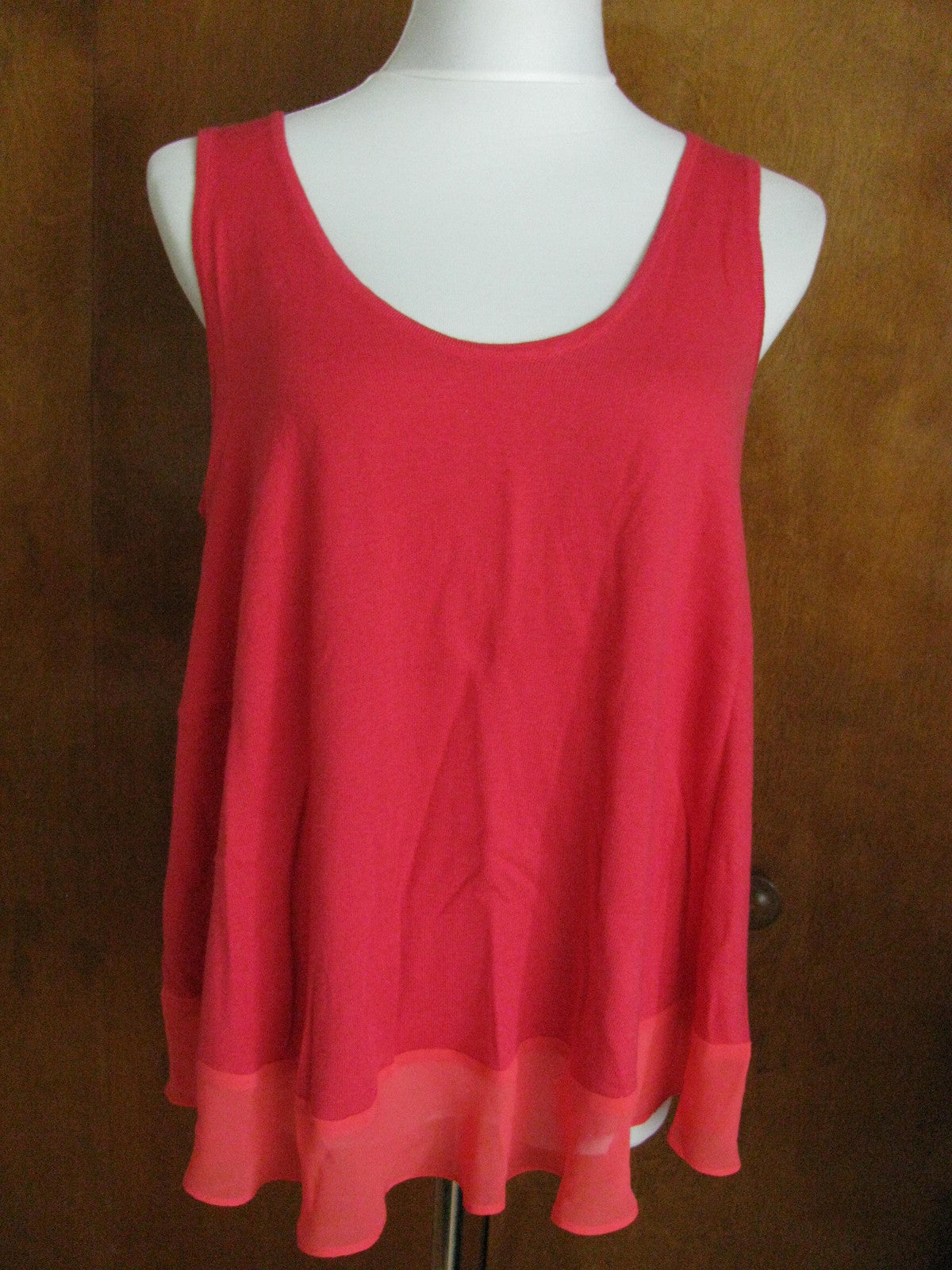 Gap women's red  sleeveless tunick top Large 