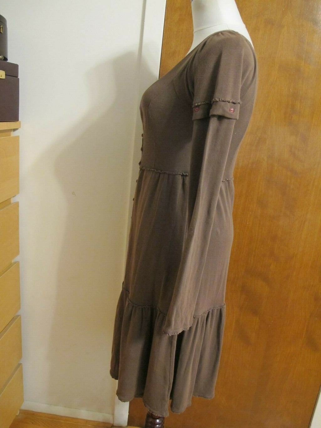 LaRok Women's brown buttoned dress w/buttoned sleeves Small 