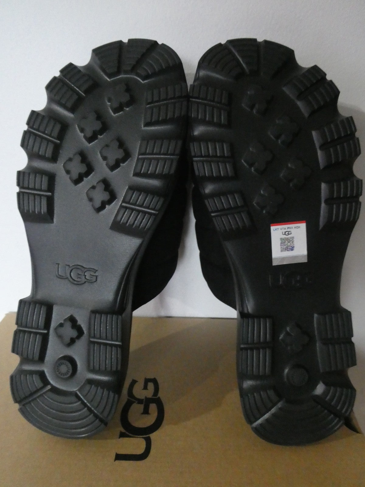 UGG Callie Platform Slide Sandals Black Women US 11 EU 42 New Chunky Lug Sole