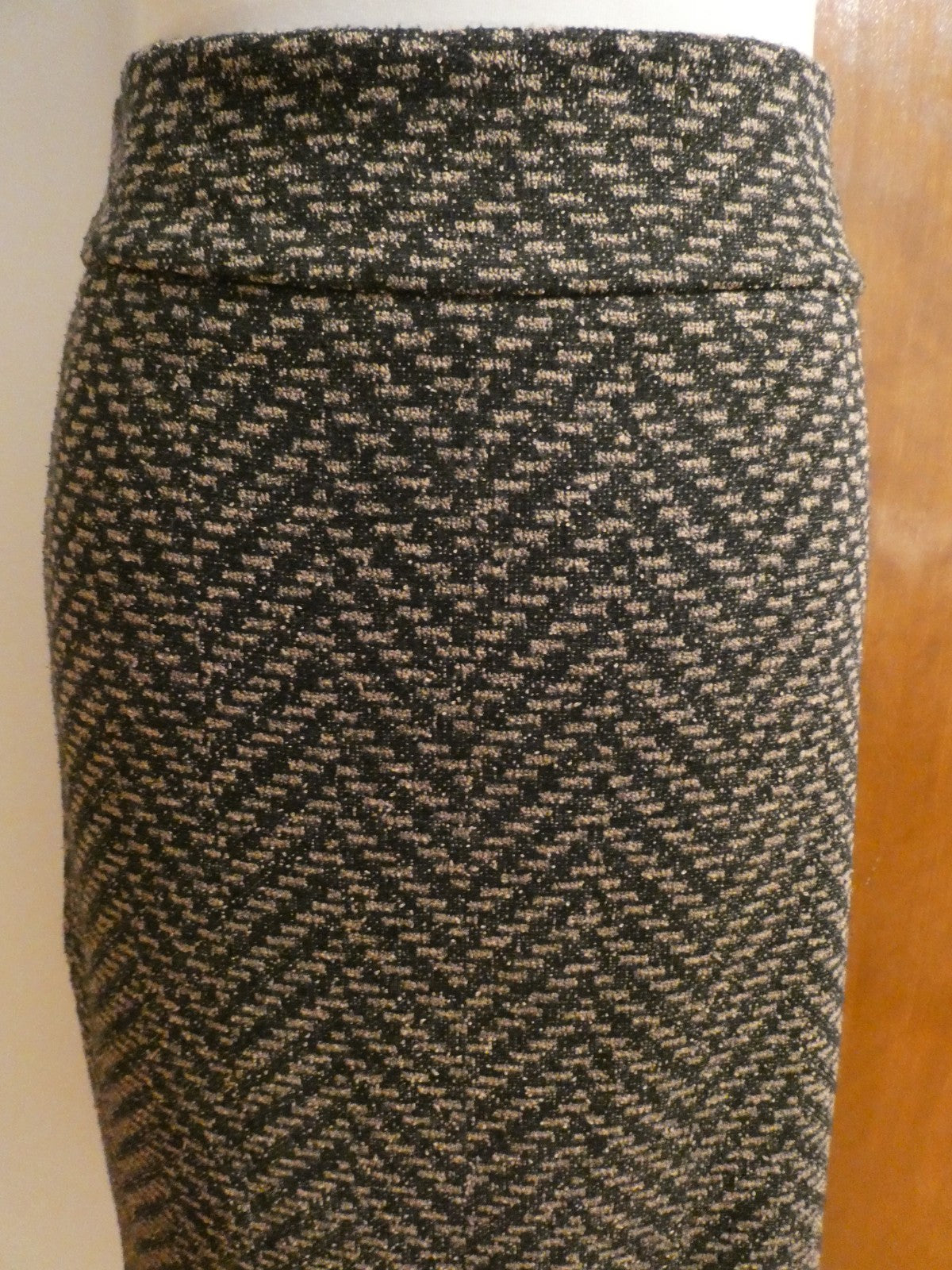 New York & Company woven pattern pencil classic and polished skirt Medium
