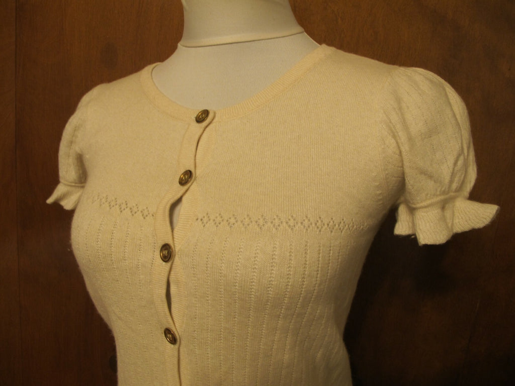 Juicy Couture women's sweater top ivory size Medium fits Small pre-owned 