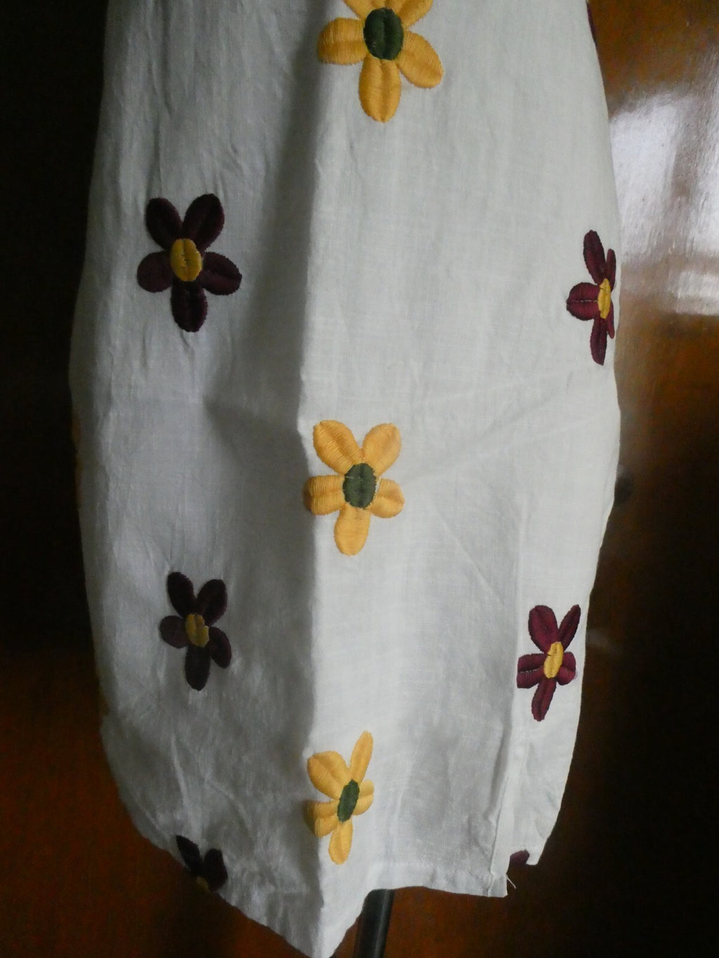 Shein women lined white embroidered dress size medium (can fit size small)