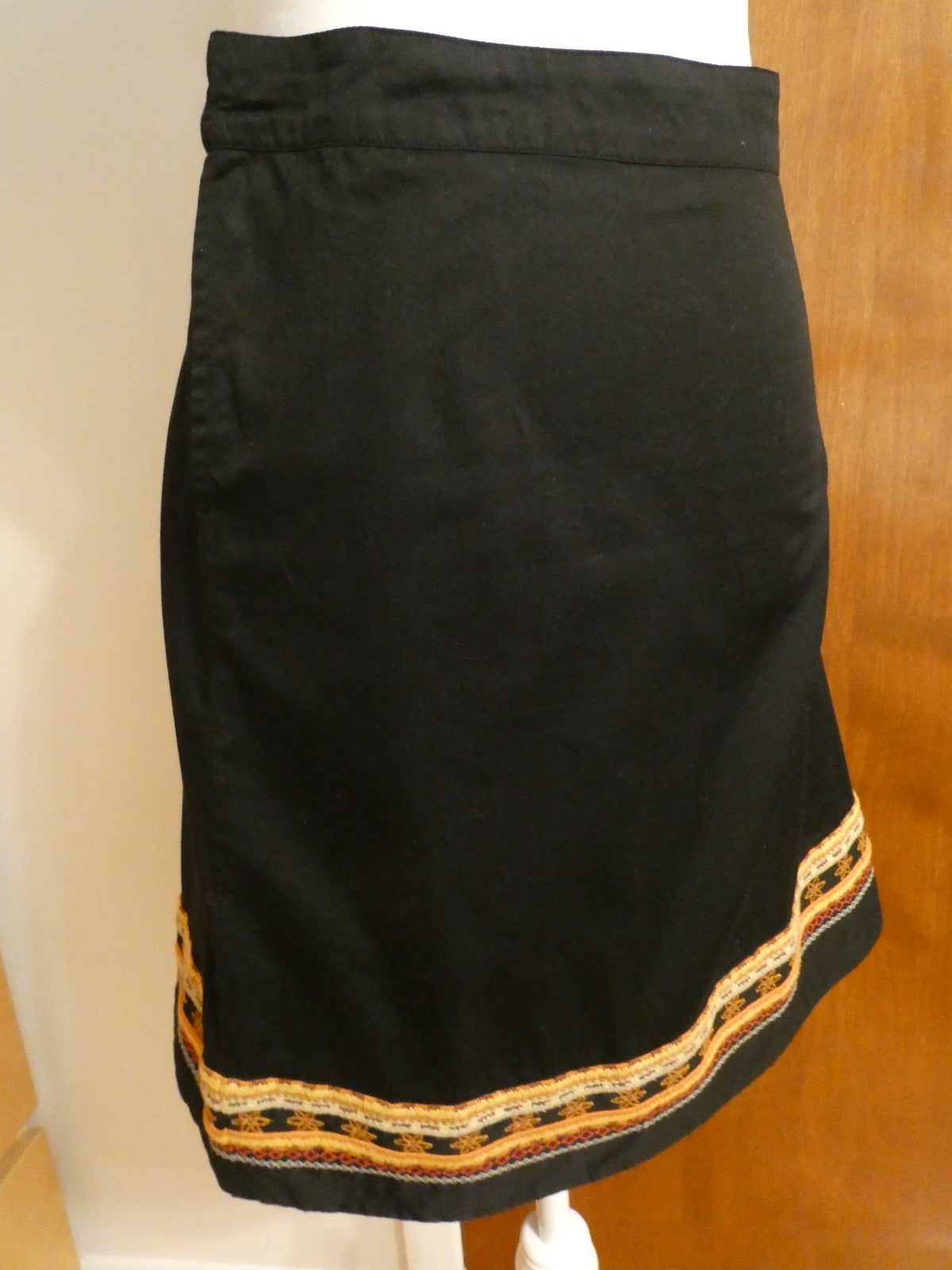 DKNY black embroidered soft cotton lined pockets skirt size 12