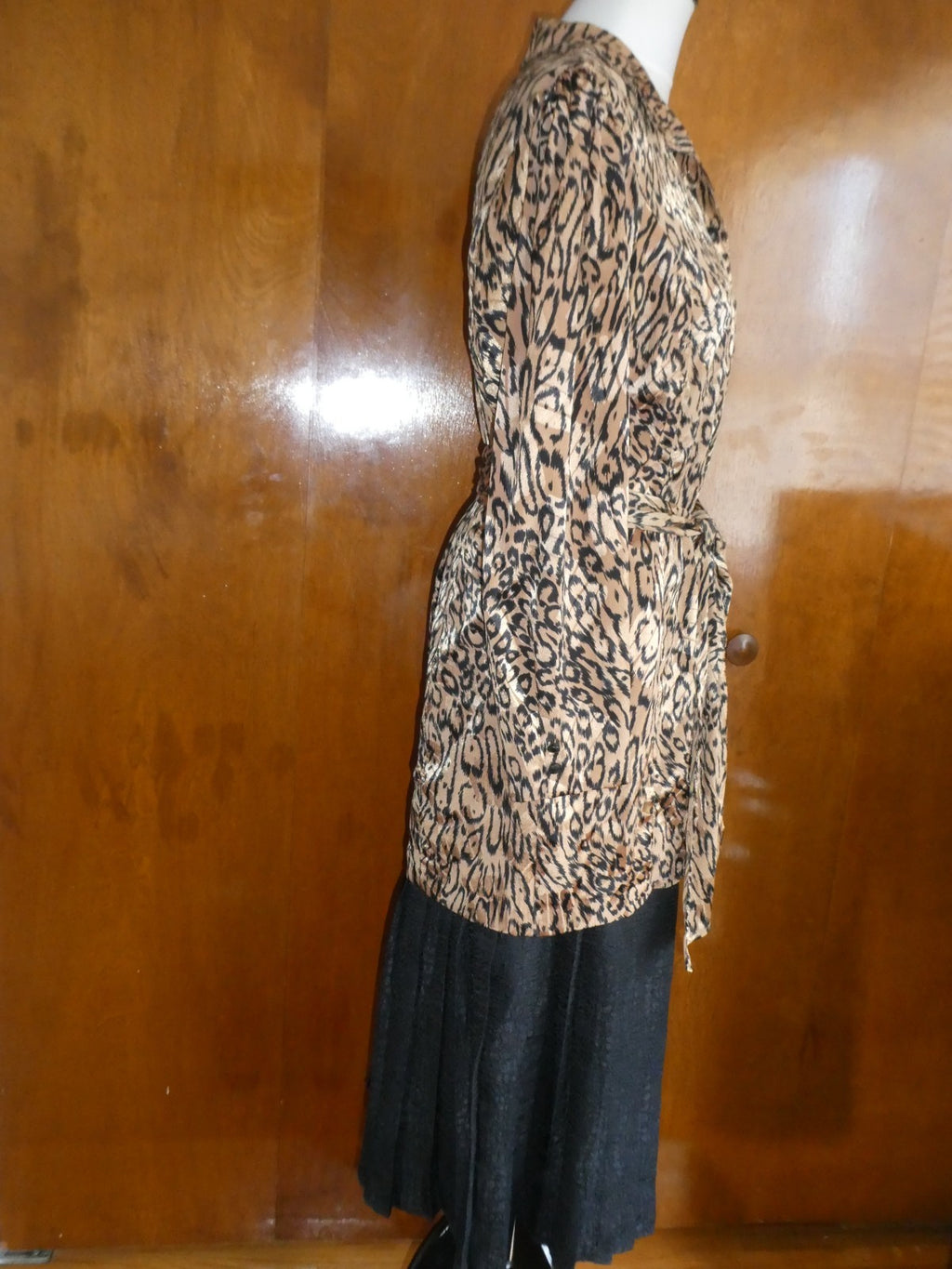 Vintage Baruch Women 2 Pc Suit Size 48 Leopard Jacket Black Pleated Lined Skirt